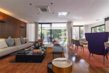 Casa à venda com 3 quartos, 350m² em Jardim Luzitania, São Paulo