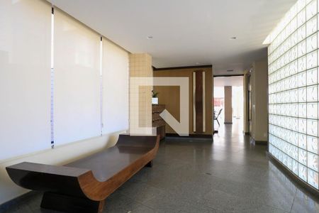 Hall de apartamento para alugar com 3 quartos, 110m² em Santo Antônio, Belo Horizonte