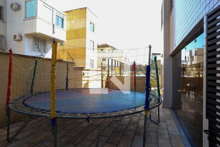 Apartamento para alugar com 110m², 3 quartos e 3 vagasÁrea comum - Playground