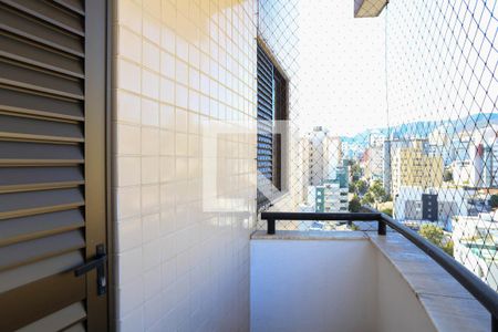 Apartamento para alugar com 110m², 3 quartos e 3 vagasVaranda