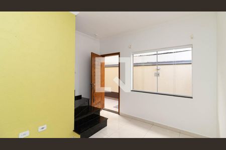 Sala de casa de condomínio para alugar com 2 quartos, 67m² em Vila Buenos Aires, São Paulo