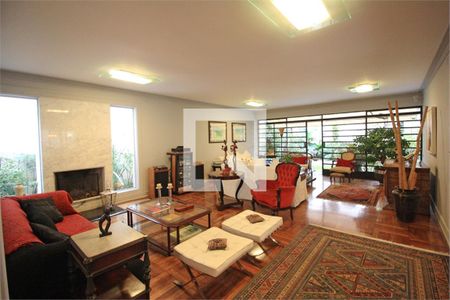 Casa à venda com 3 quartos, 480m² em Butantã, São Paulo