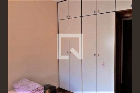 Casa à venda com 4 quartos, 205m² em Jardim das Vertentes, São Paulo