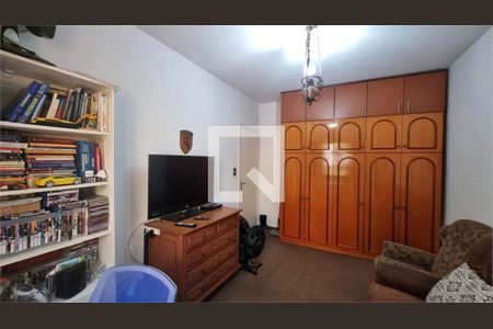 Casa à venda com 3 quartos, 229m² em Vila Indiana, São Paulo