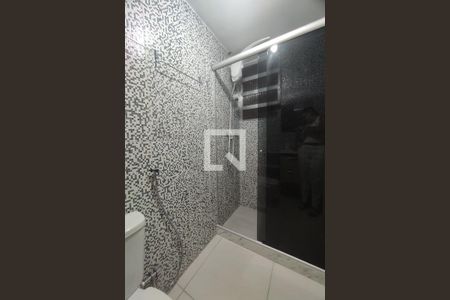 Apartamento à venda com 74m², 2 quartos e 1 vaga Apartamento à venda com 74m², 2 quartos e 1 vagaBanheiro Social