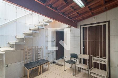Casa à venda com 102m², 3 quartos e 2 vagasQuintal com Churrasqueira