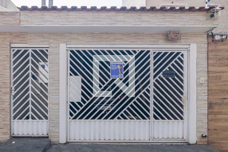 Casa à venda com 102m², 3 quartos e 2 vagasFachada