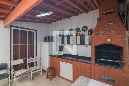 Casa à venda com 102m², 3 quartos e 2 vagasQuintal com Churrasqueira