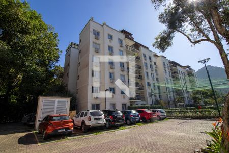 Apartamento à venda com 87m², 4 quartos e 2 vagas Apartamento à venda com 87m², 4 quartos e 2 vagasFachada