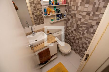 Apartamento à venda com 87m², 4 quartos e 2 vagas Apartamento à venda com 87m², 4 quartos e 2 vagasBanheiro social