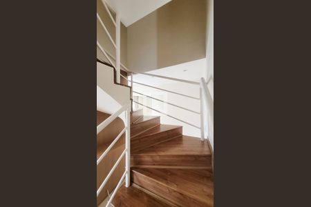 Apartamento à venda com 136m², 3 quartos e 2 vagasEscada