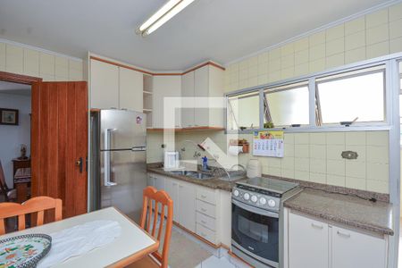 Apartamento à venda com 100m², 2 quartos e 2 vagasCozinha