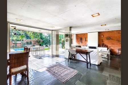 Casa à venda com 4 quartos, 531m² em Vila Madalena, São Paulo