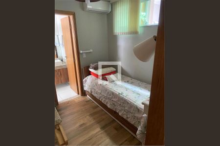 Casa à venda com 4 quartos, 180m² em Vila Carrão, São Paulo