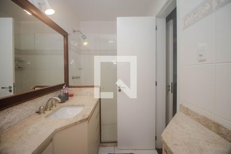 Apartamento à venda com 120m², 2 quartos e 1 vaga Apartamento à venda com 120m², 2 quartos e 1 vagaBanheiro da Suíte