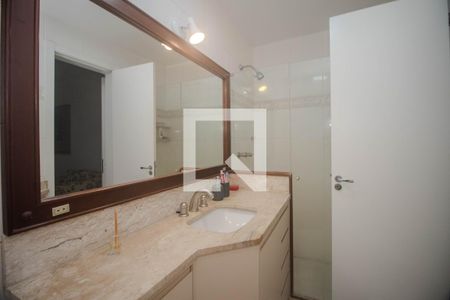 Apartamento à venda com 120m², 2 quartos e 1 vaga Apartamento à venda com 120m², 2 quartos e 1 vagaBanheiro da Suíte