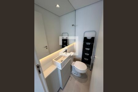 Apartamento à venda com 185m², 3 quartos e 3 vagasBanheiro da lavanderia 