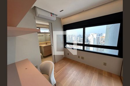 Apartamento à venda com 185m², 3 quartos e 3 vagasBanheiro da Suíte 1