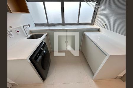 Apartamento à venda com 185m², 3 quartos e 3 vagasLavanderia