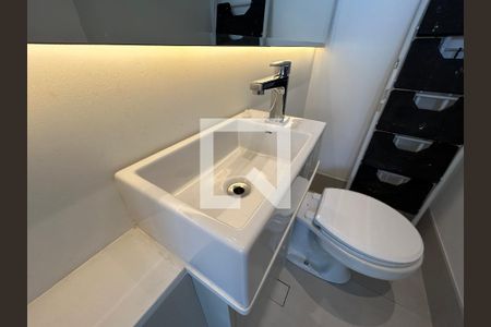 Apartamento à venda com 185m², 3 quartos e 3 vagasBanheiro da lavanderia 