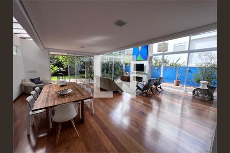 Casa à venda com 3 quartos, 360m² em Chácara Santo Antônio (Zona Sul), São Paulo
