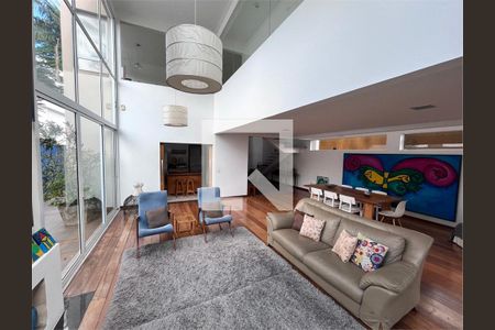 Casa à venda com 3 quartos, 360m² em Chácara Santo Antônio (Zona Sul), São Paulo