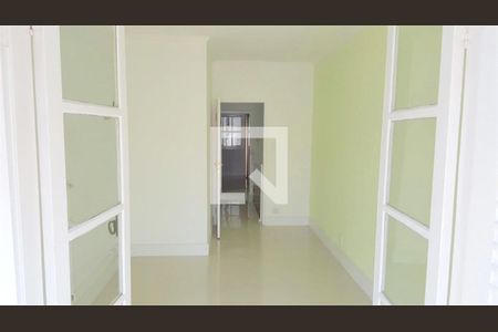 Casa à venda com 3 quartos, 200m² em Vila Claudia, São Paulo