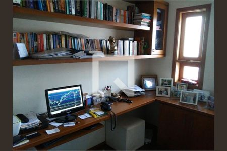 Casa à venda com 4 quartos, 490m² em City América, São Paulo