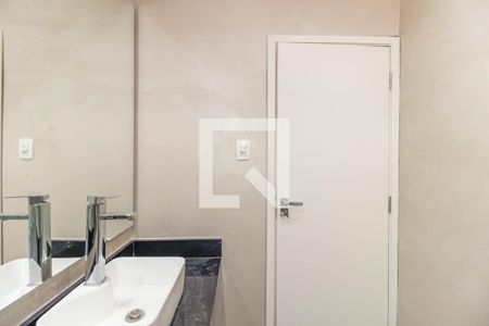 Casa à venda com 200m², 3 quartos e 2 vagasBanheiro da Suíte 1