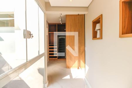 Casa à venda com 130m², 2 quartos e 2 vagasCloset da suíte