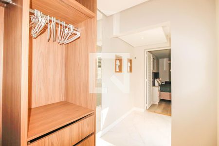 Casa à venda com 130m², 2 quartos e 2 vagasCloset da suíte