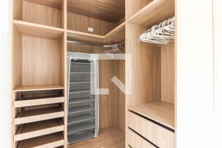 Casa à venda com 130m², 2 quartos e 2 vagasCloset da suíte