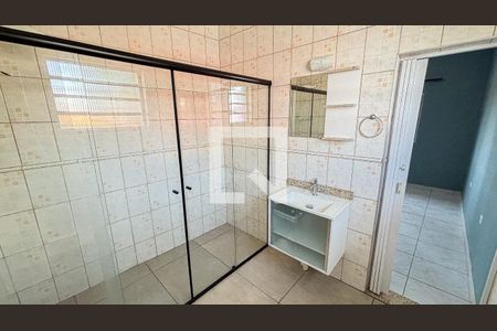 Casa à venda com 180m², 2 quartos e 2 vagasBanheiro da Suíte
