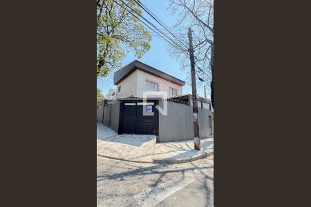 Casa à venda com 180m², 2 quartos e 2 vagasFachada