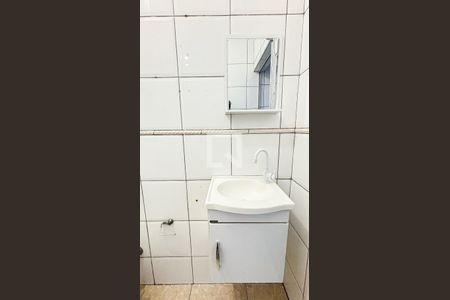 Casa à venda com 180m², 2 quartos e 2 vagasBanheiro