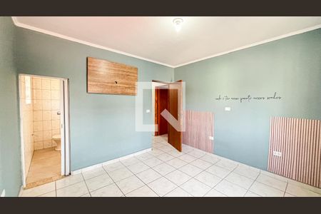 Casa à venda com 180m², 2 quartos e 2 vagasSuite