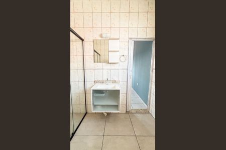 Casa à venda com 180m², 2 quartos e 2 vagasBanheiro da Suíte