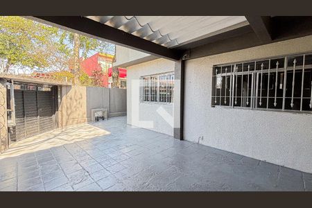 Casa à venda com 180m², 2 quartos e 2 vagasQuintal - Garagem