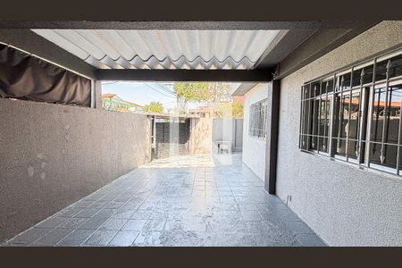 Casa à venda com 180m², 2 quartos e 2 vagasQuintal - Garagem