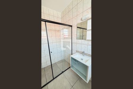 Casa à venda com 180m², 2 quartos e 2 vagasBanheiro da Suíte