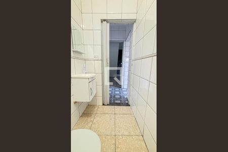 Casa à venda com 180m², 2 quartos e 2 vagasBanheiro
