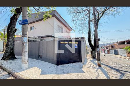 Casa à venda com 180m², 2 quartos e 2 vagasFachada