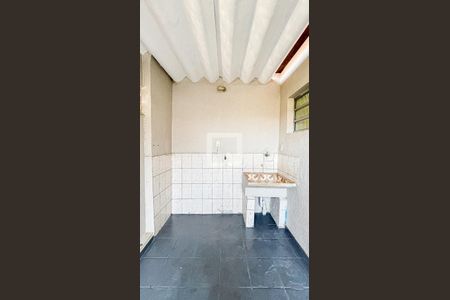 Casa à venda com 180m², 2 quartos e 2 vagasÁrea de Serviço