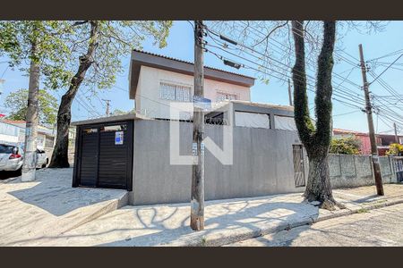 Casa à venda com 180m², 2 quartos e 2 vagasFachada