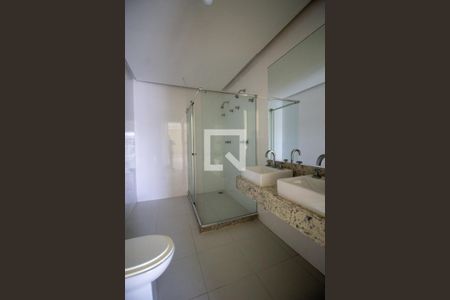 Apartamento para alugar com 348m², 4 quartos e 4 vagasBanheiro da Suíte 2