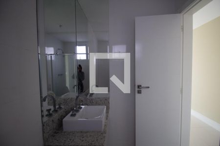 Apartamento para alugar com 348m², 4 quartos e 4 vagasBanheiro da Suíte 1