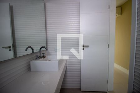 Apartamento para alugar com 348m², 4 quartos e 4 vagasBanheiro da Suíte 4