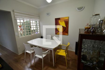 Casa à venda com 280m², 4 quartos e 3 vagasSala