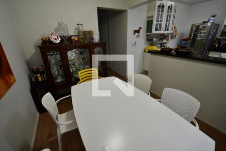 Casa à venda com 280m², 4 quartos e 3 vagasSala