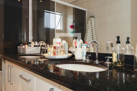 Apartamento à venda com 163m², 3 quartos e 3 vagas Apartamento à venda com 163m², 3 quartos e 3 vagasBanheiro da Suíte 1